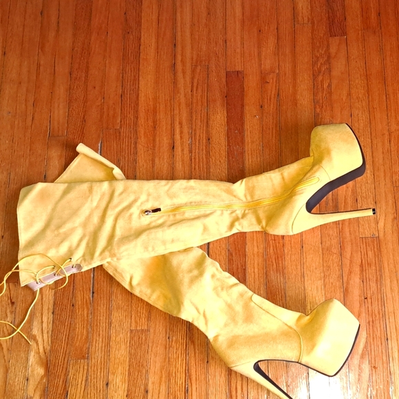 Thigh high boots - Picture 1 of 3